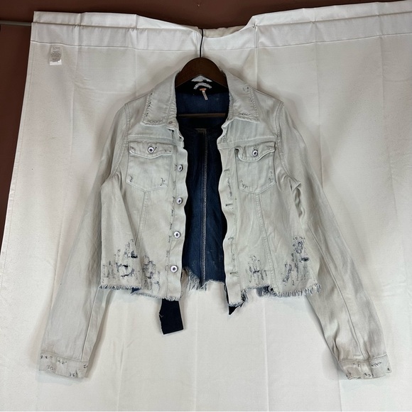 FREE PEOPLE Women’s Size M Denim Jean Jacket Coat Destructed Distressed - Picture 2 of 15